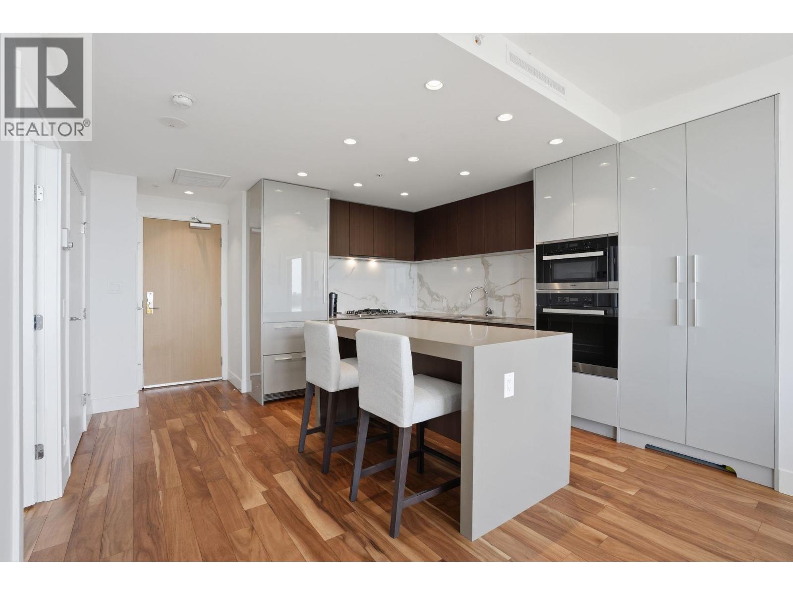 1904 1632 Lions Gate Lane Property Photo 19
