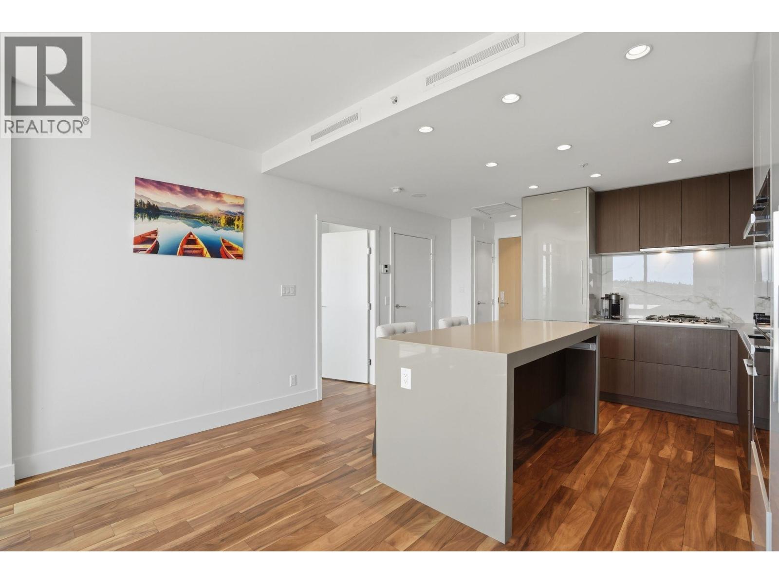 1904 1632 Lions Gate Lane Property Photo 20