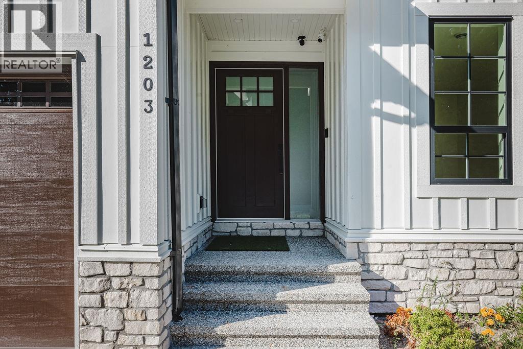 1203 Castle Road Property Photo 4
