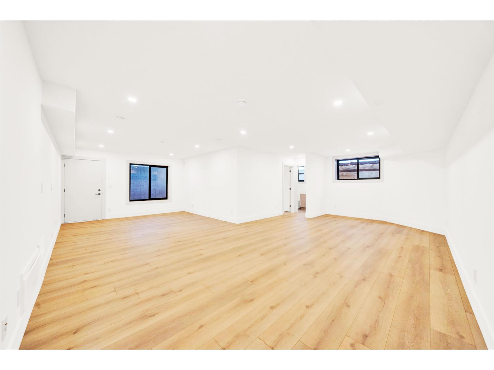 20141 Grade Crescent Property Photo 27