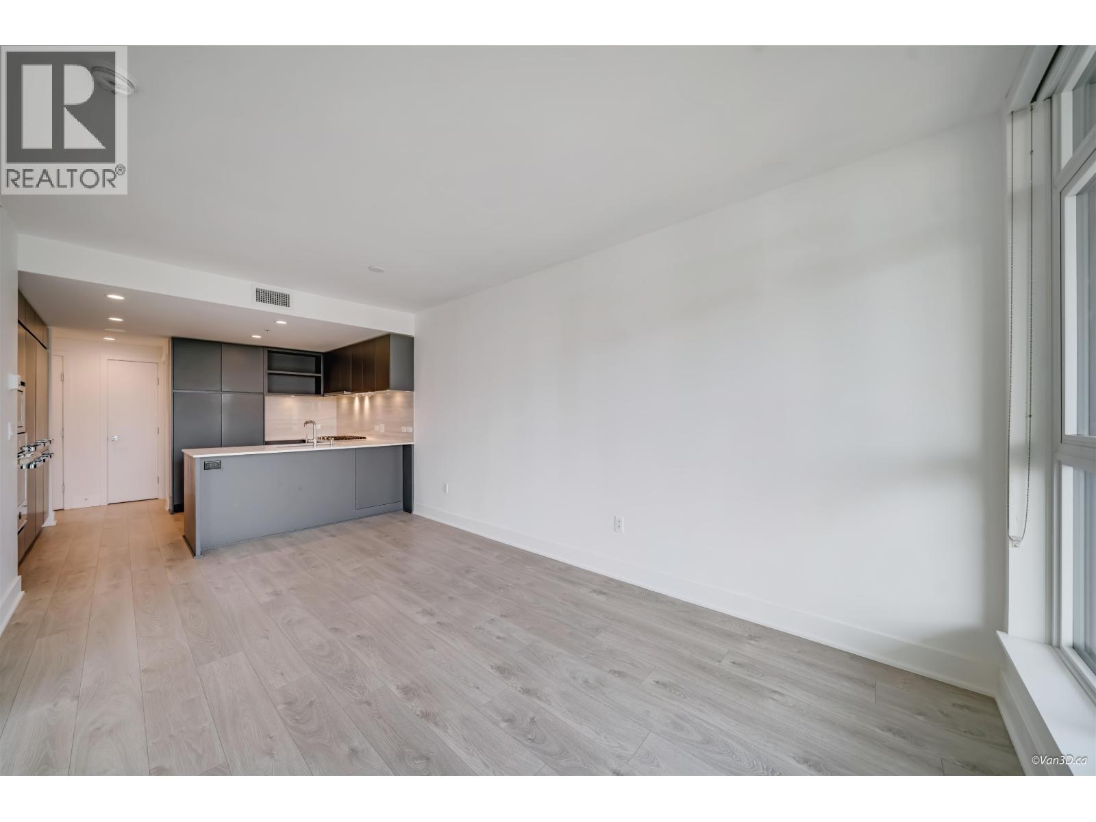 1801 450 Westview Street Property Photo 4
