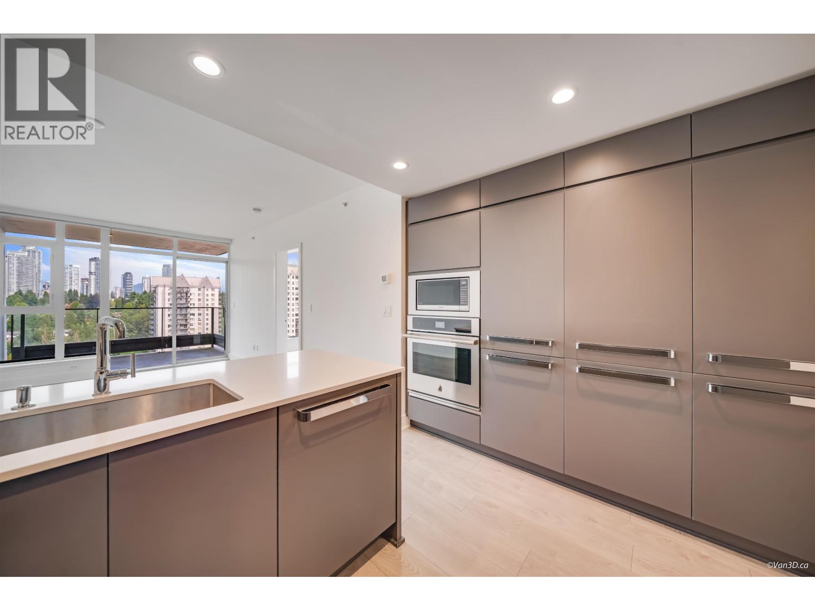 1801 450 Westview Street Property Photo 9