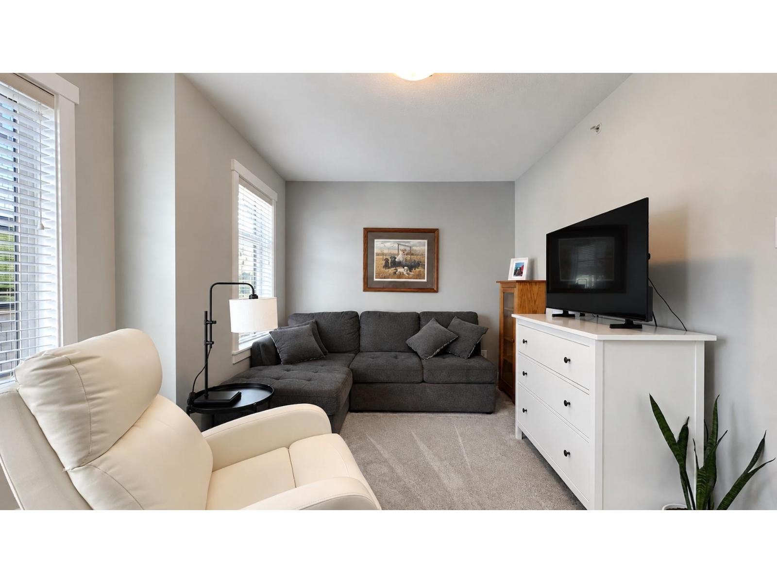 203 16528 24a Avenue Property Photo 20