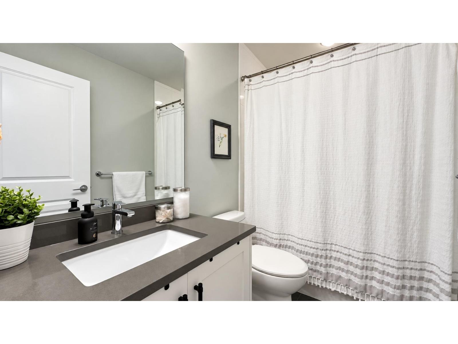 203 16528 24a Avenue Property Photo 24