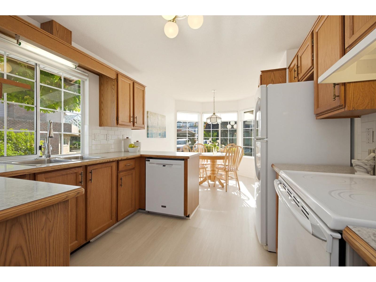 38 32659 George Ferguson Way Property Photo 5