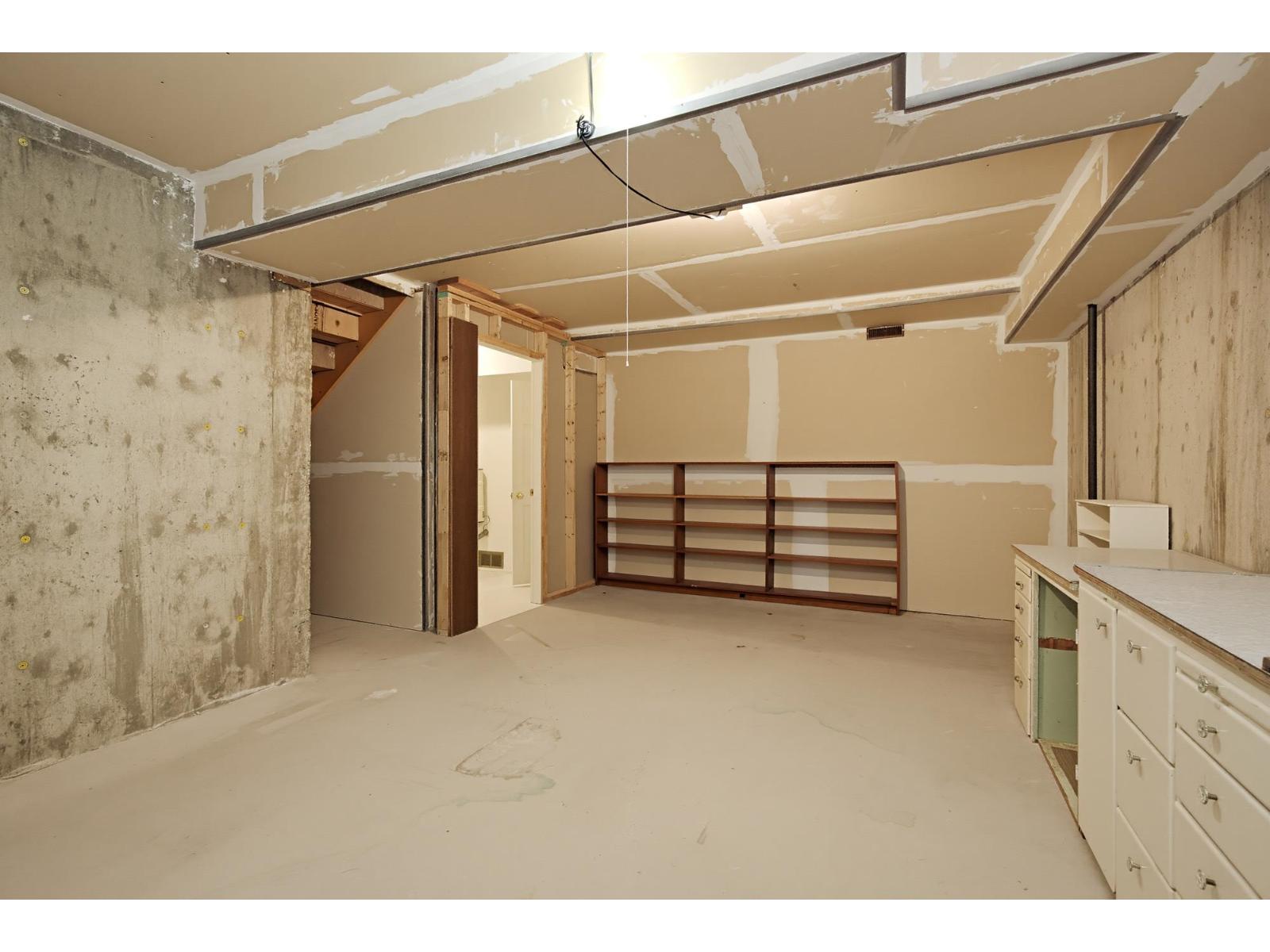 38 32659 George Ferguson Way Property Photo 33