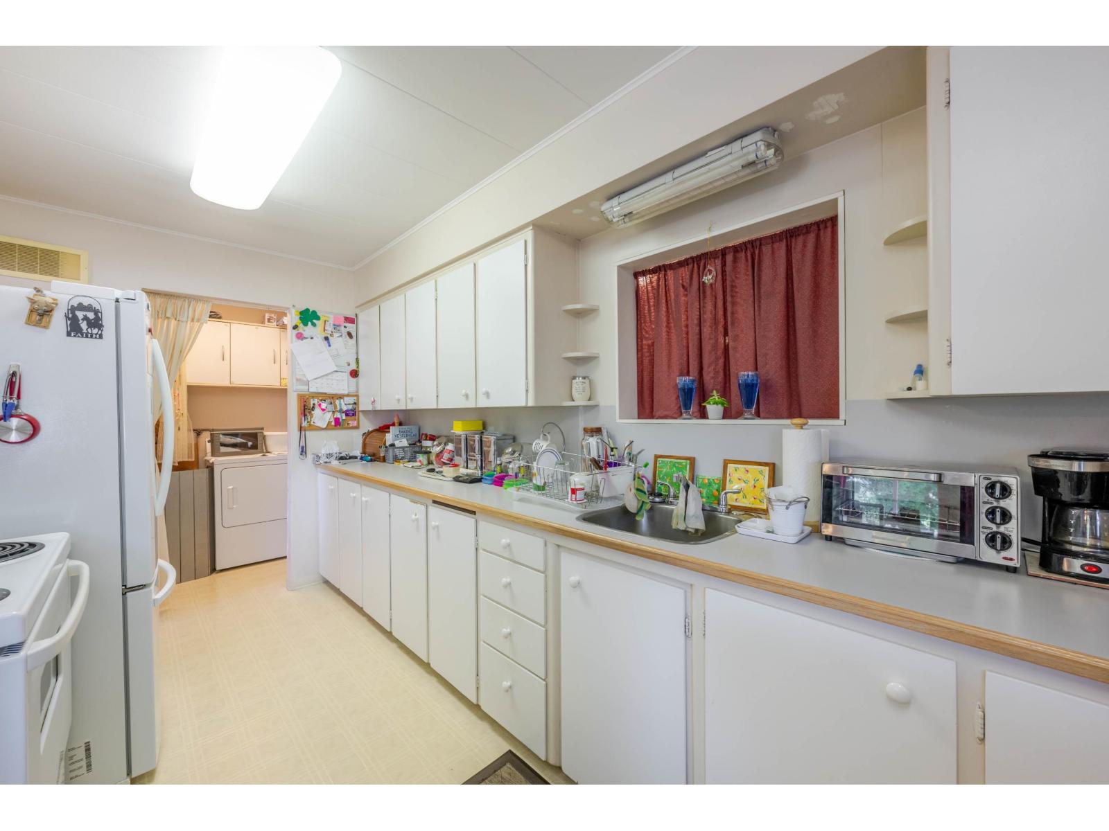 6976 Glover Road Property Photo 9