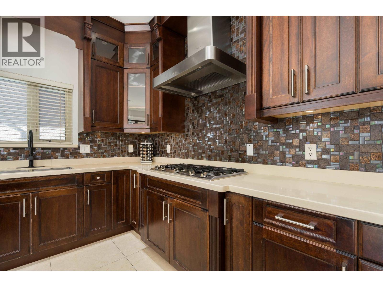 6387 Prince Albert Street Property Photo 14