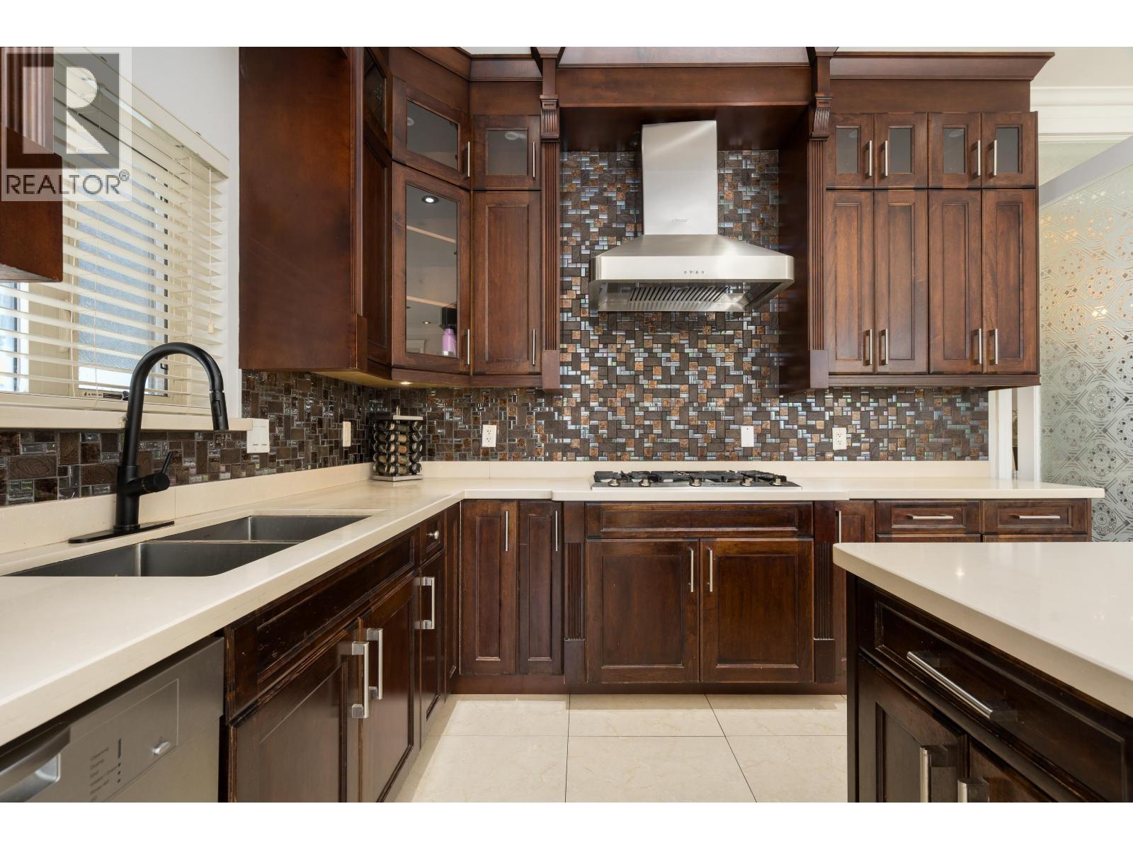 6387 Prince Albert Street Property Photo 15