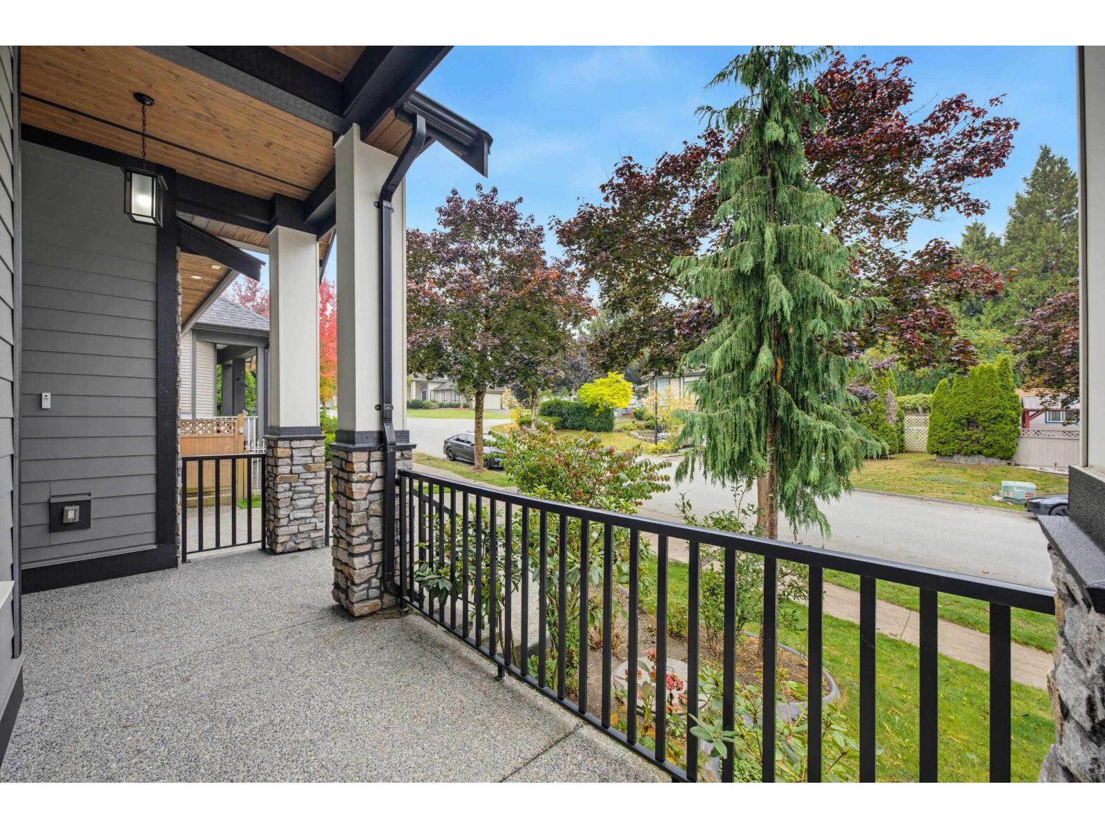 7560 146 Street Property Photo 5