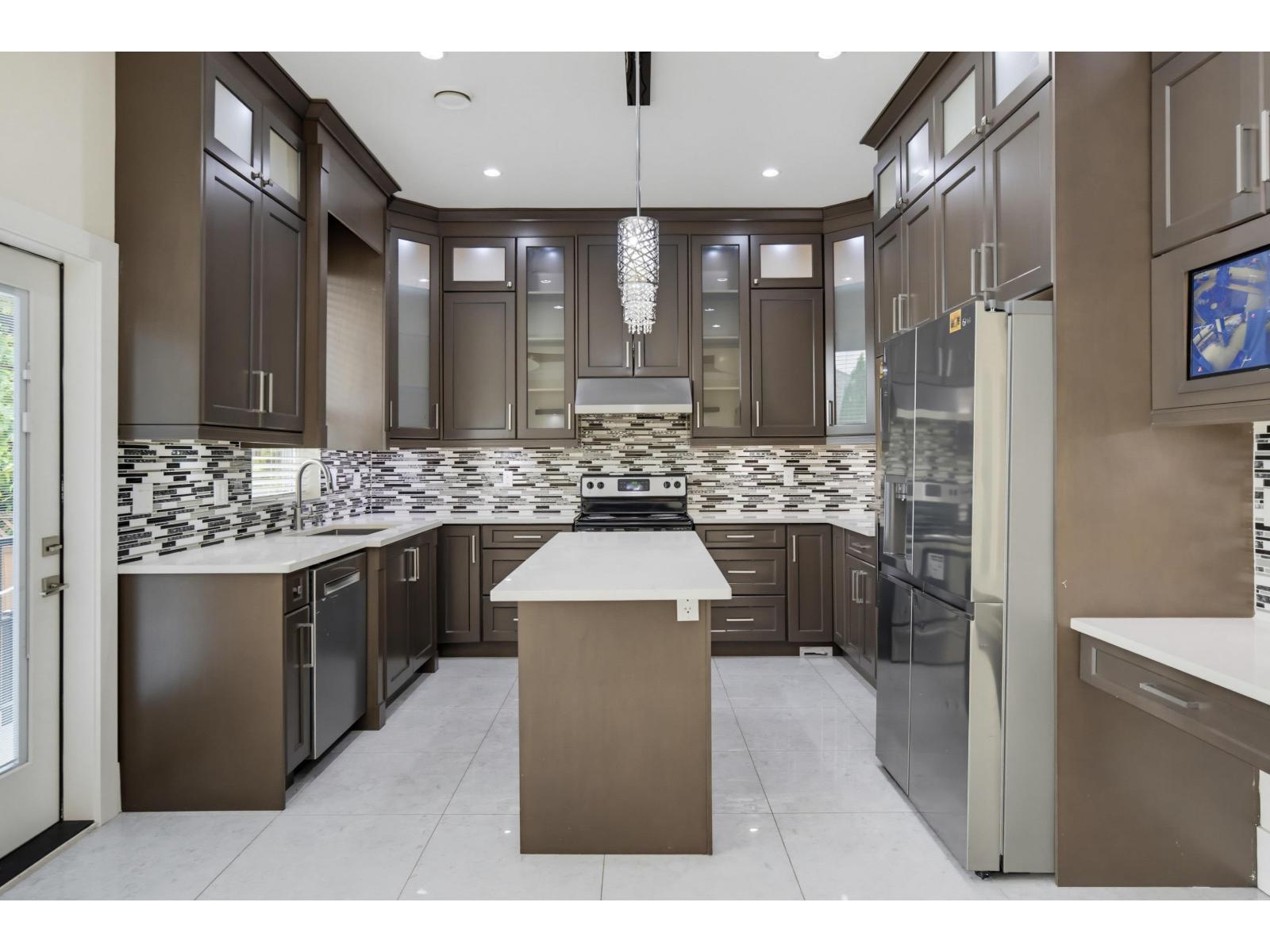 7560 146 Street Property Photo 16