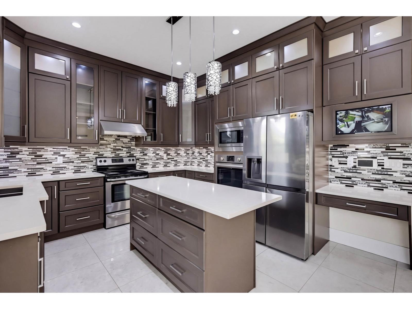 7560 146 Street Property Photo 18