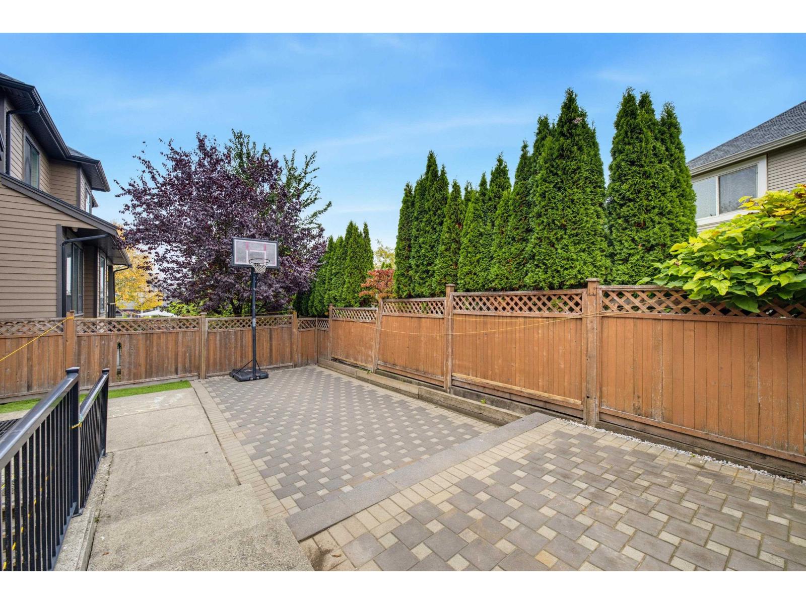 7560 146 Street Property Photo 37