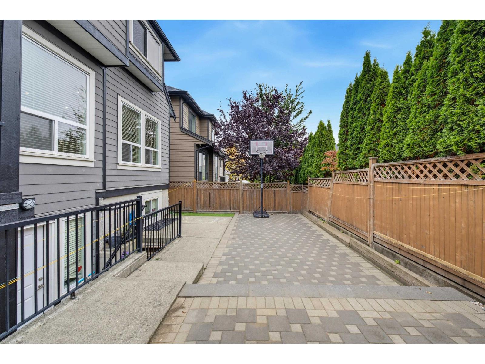 7560 146 Street Property Photo 38