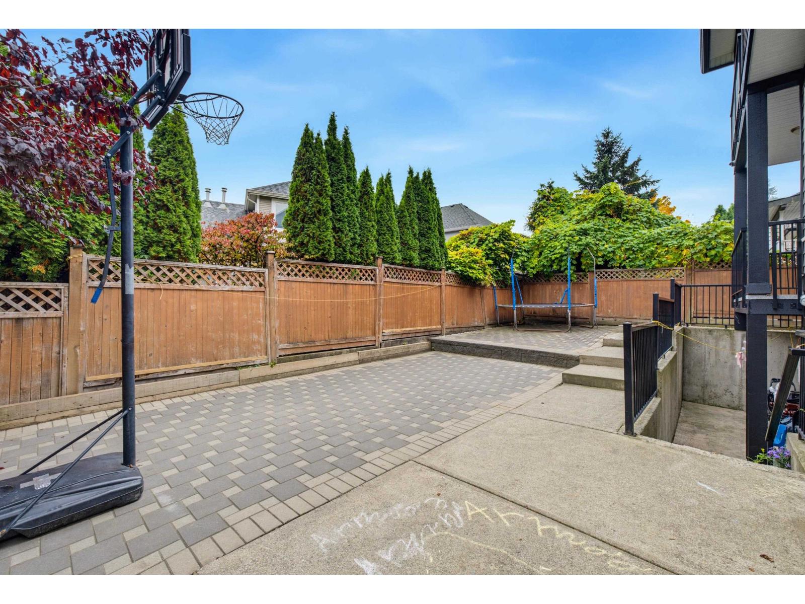7560 146 Street Property Photo 39