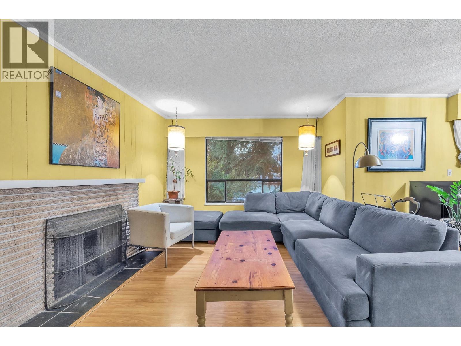 6220 Mara Crescent Property Photo 3