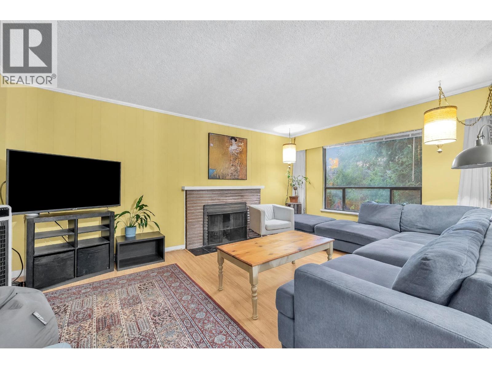 6220 Mara Crescent Property Photo 4