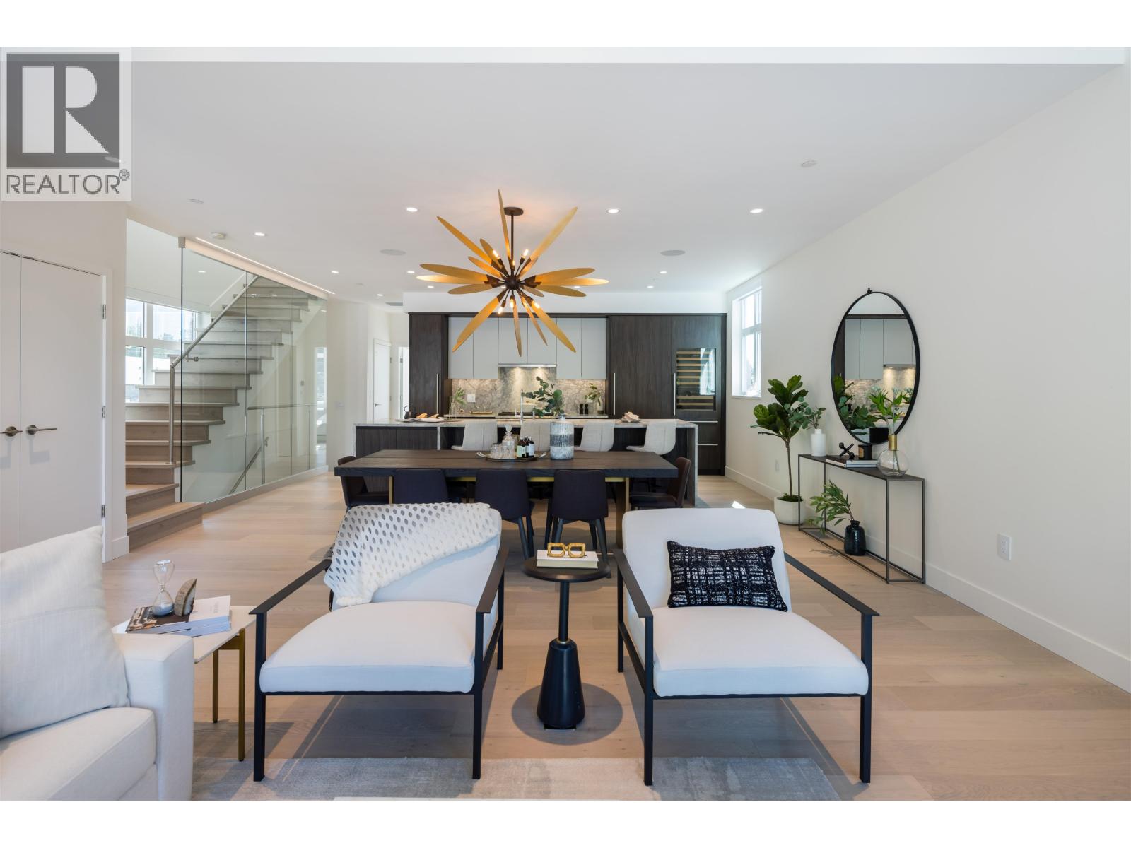 592 Arthur Erickson Place Property Photo 7