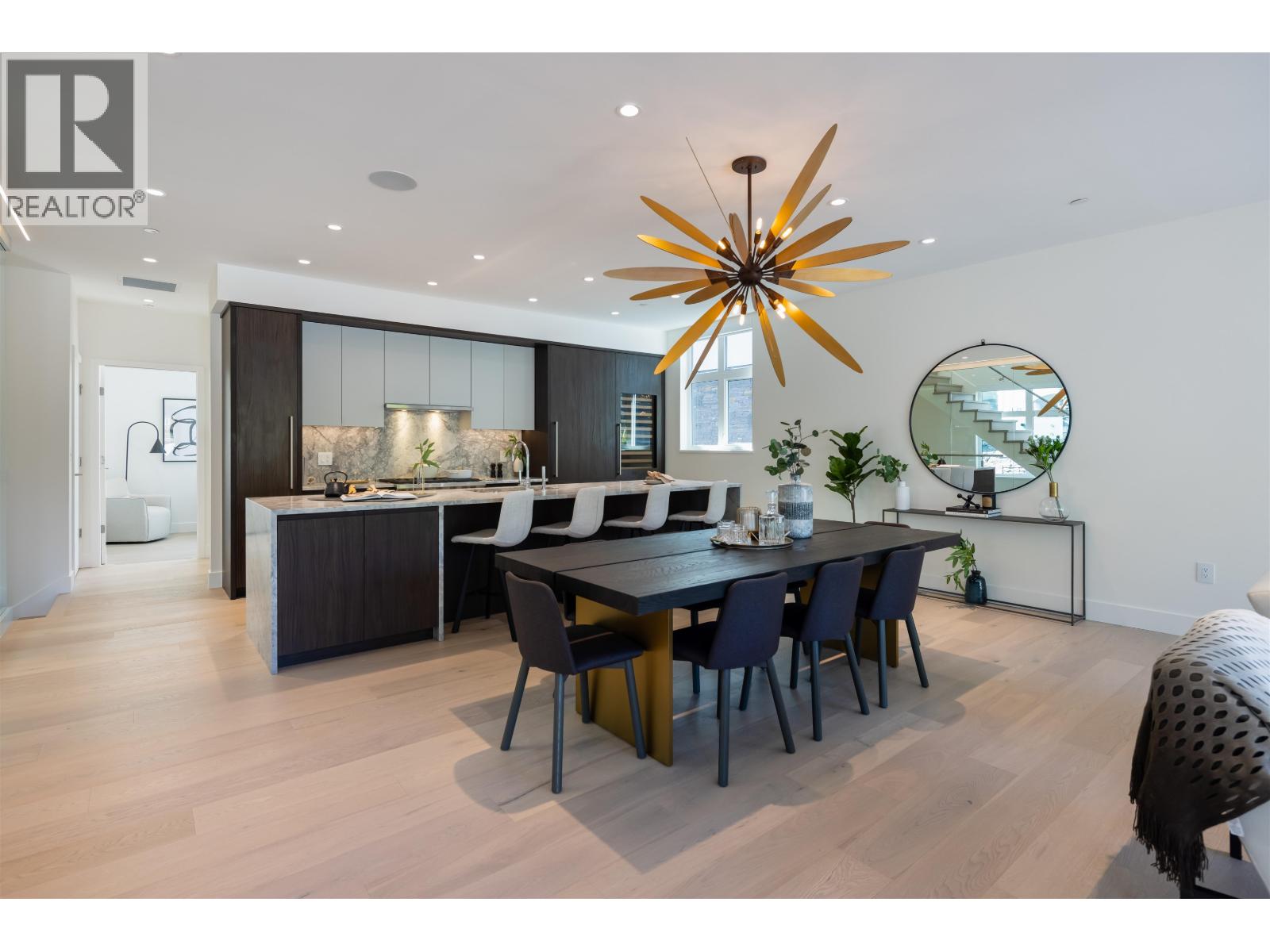 592 Arthur Erickson Place Property Photo 10
