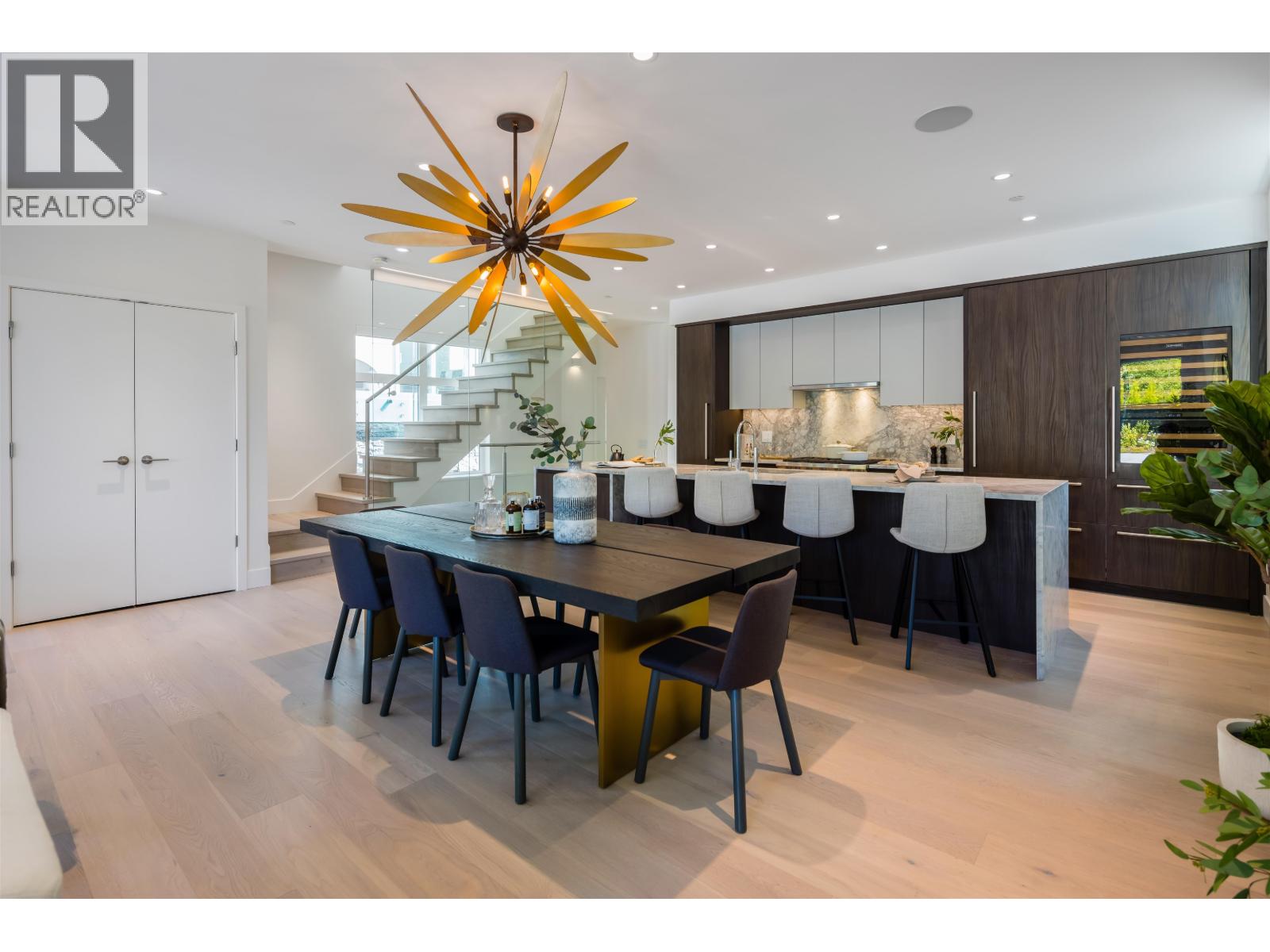 592 Arthur Erickson Place Property Photo 11