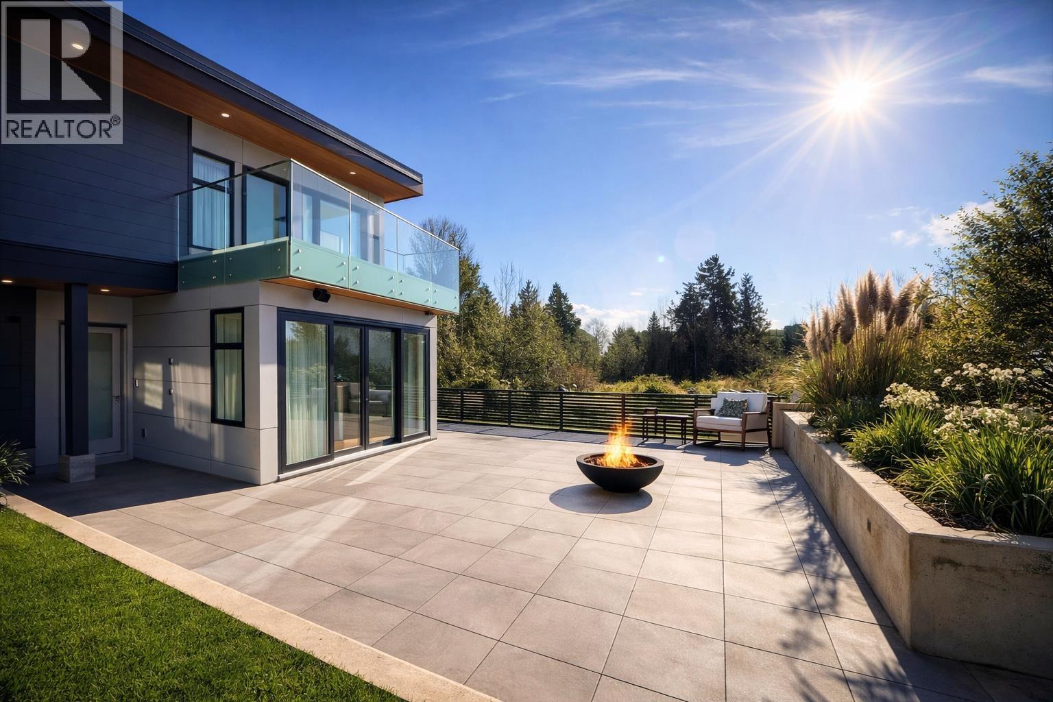 598 Arthur Erickson Place Property Photo 4