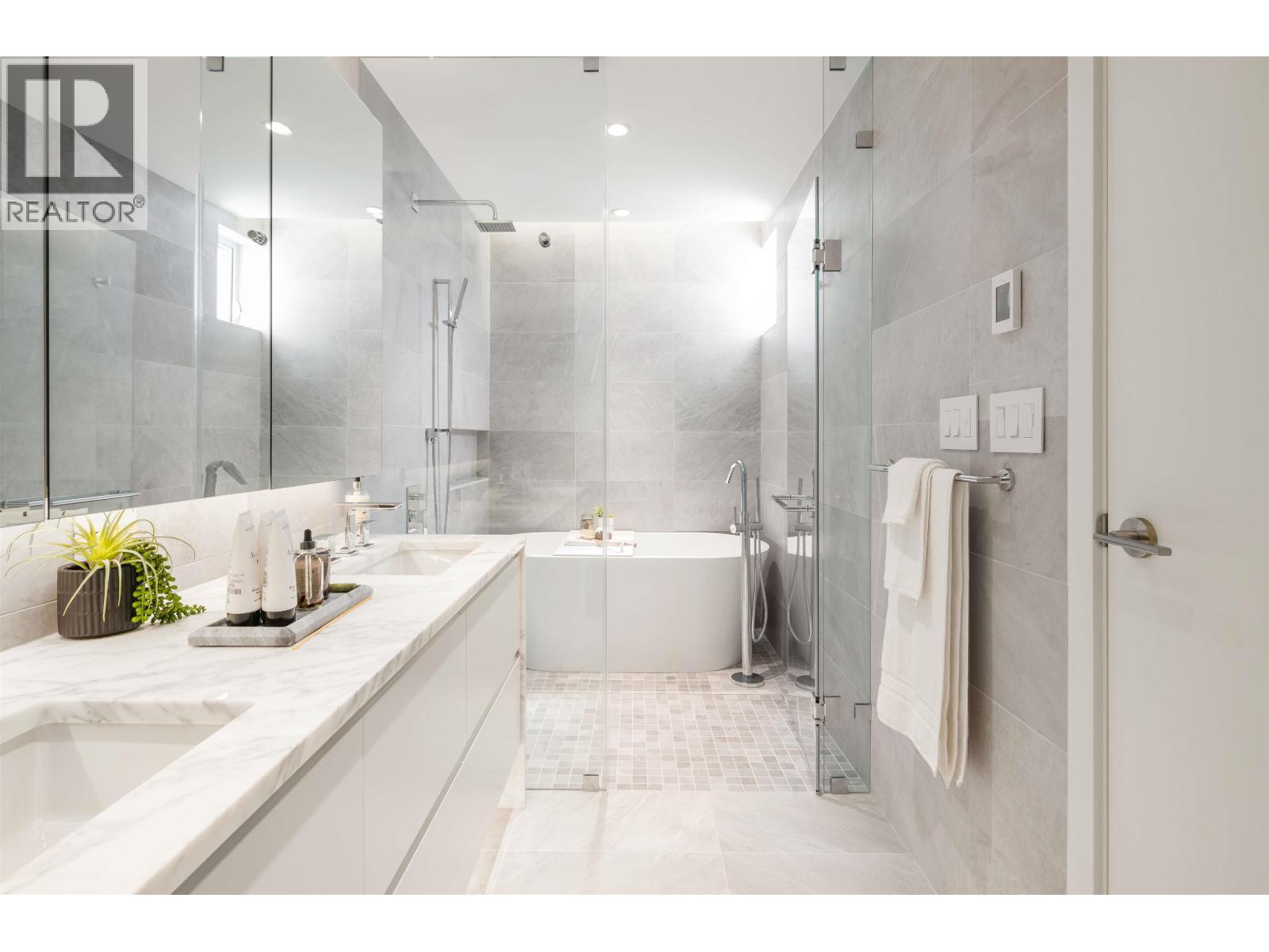 598 Arthur Erickson Place Property Photo 14