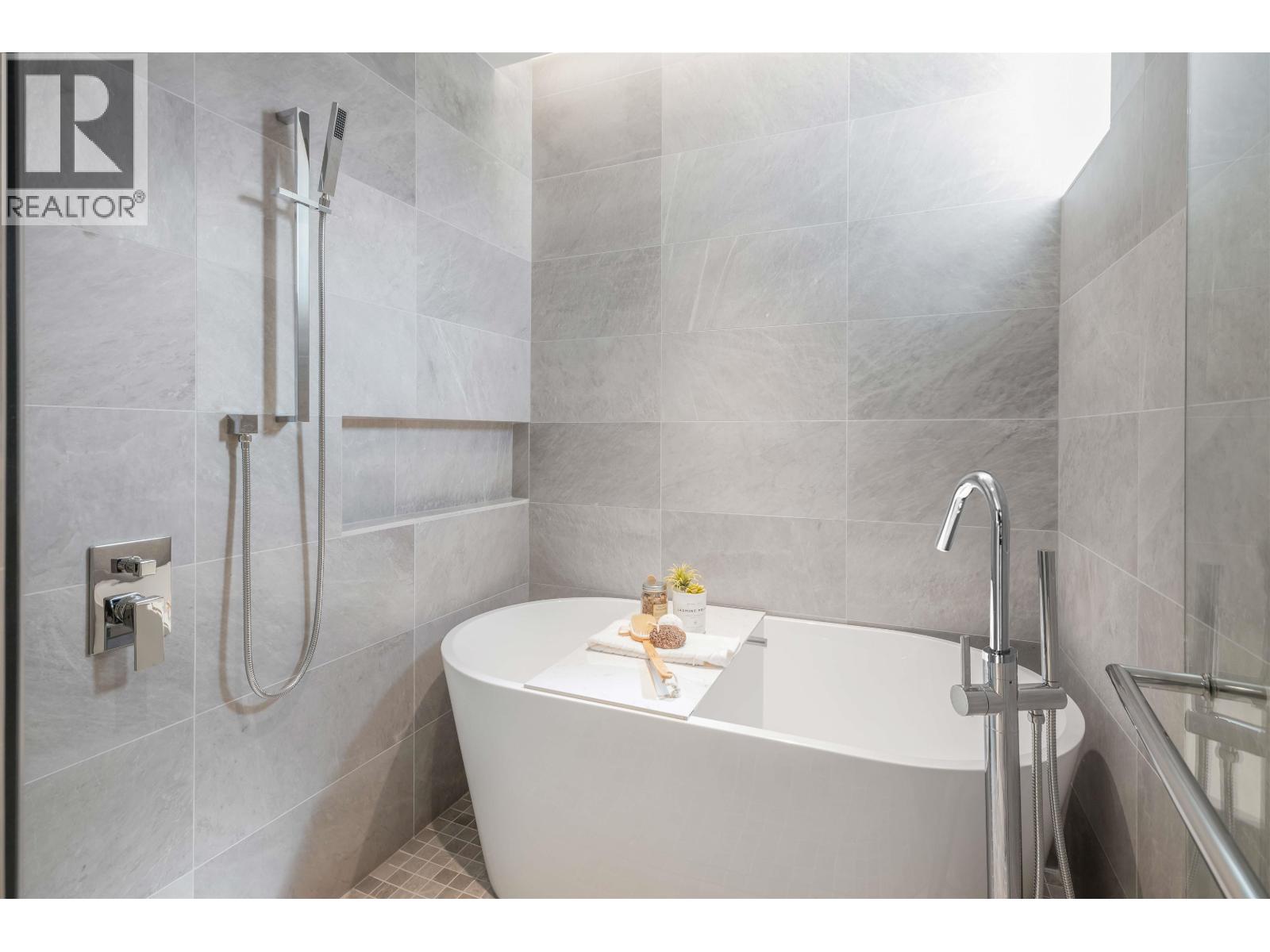 598 Arthur Erickson Place Property Photo 15