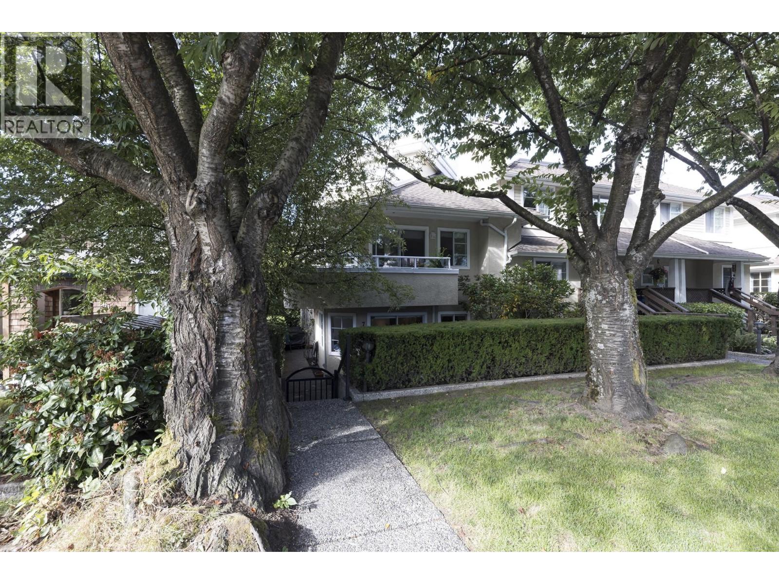 7 249 E 4th Street Property Photo 11