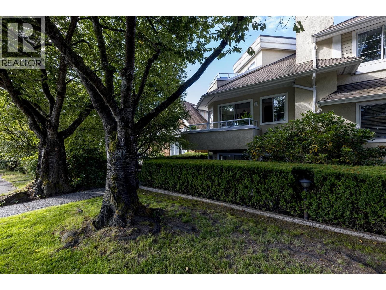 7 249 E 4th Street Property Photo 12