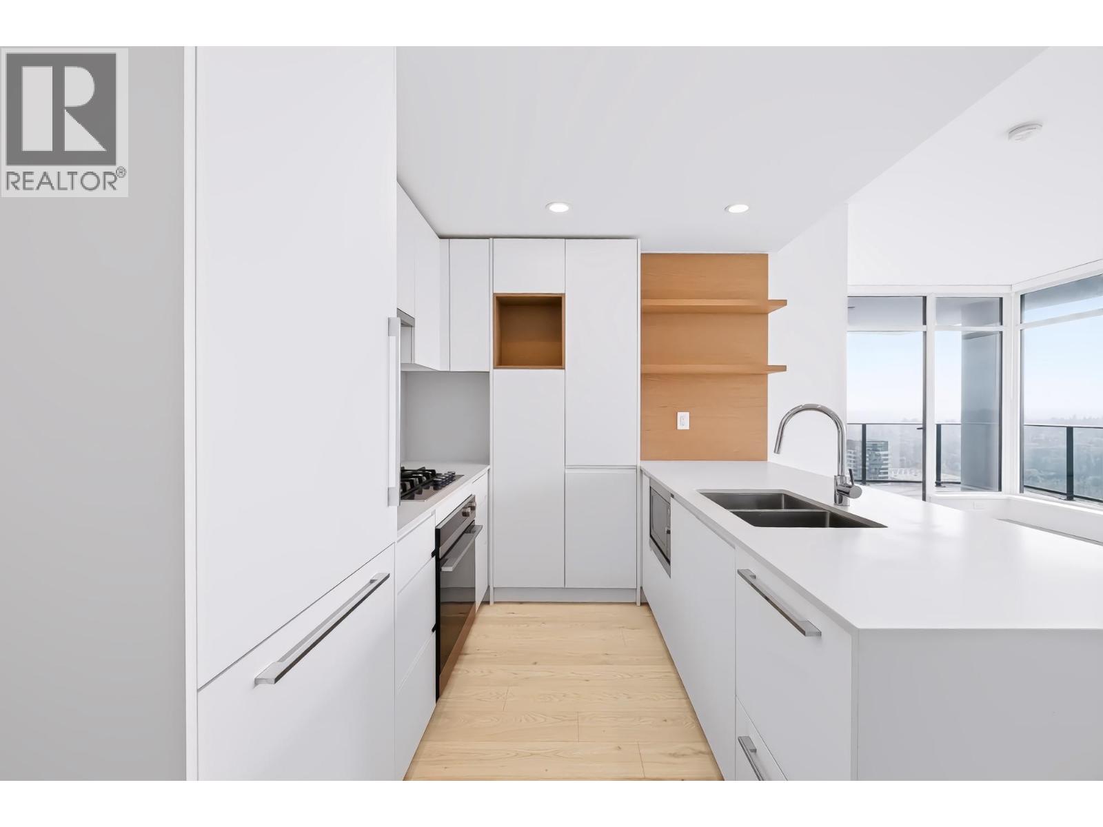 3109 2181 Madison Avenue Property Photo 8
