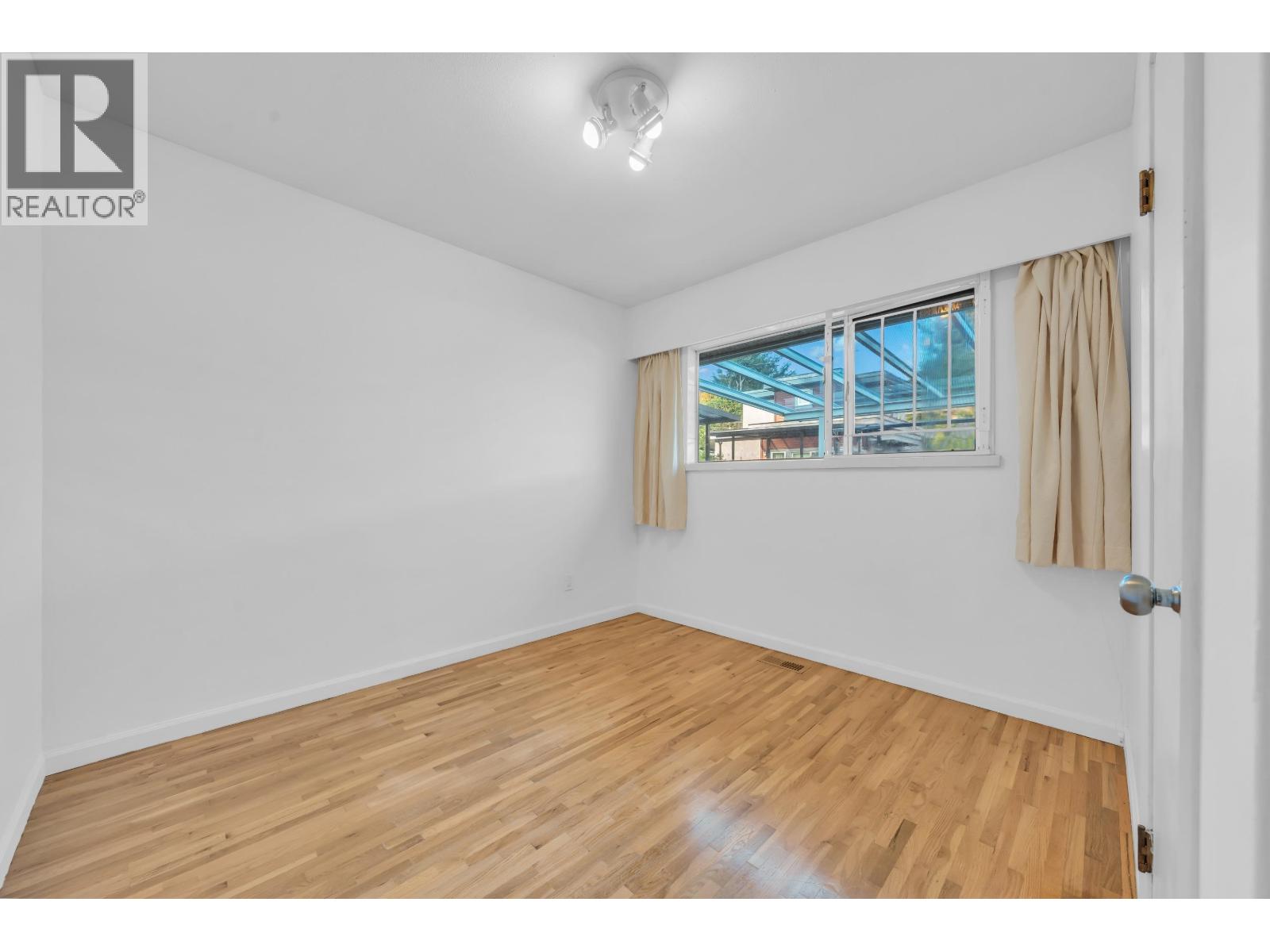 3631 Wellington Avenue Property Photo 23