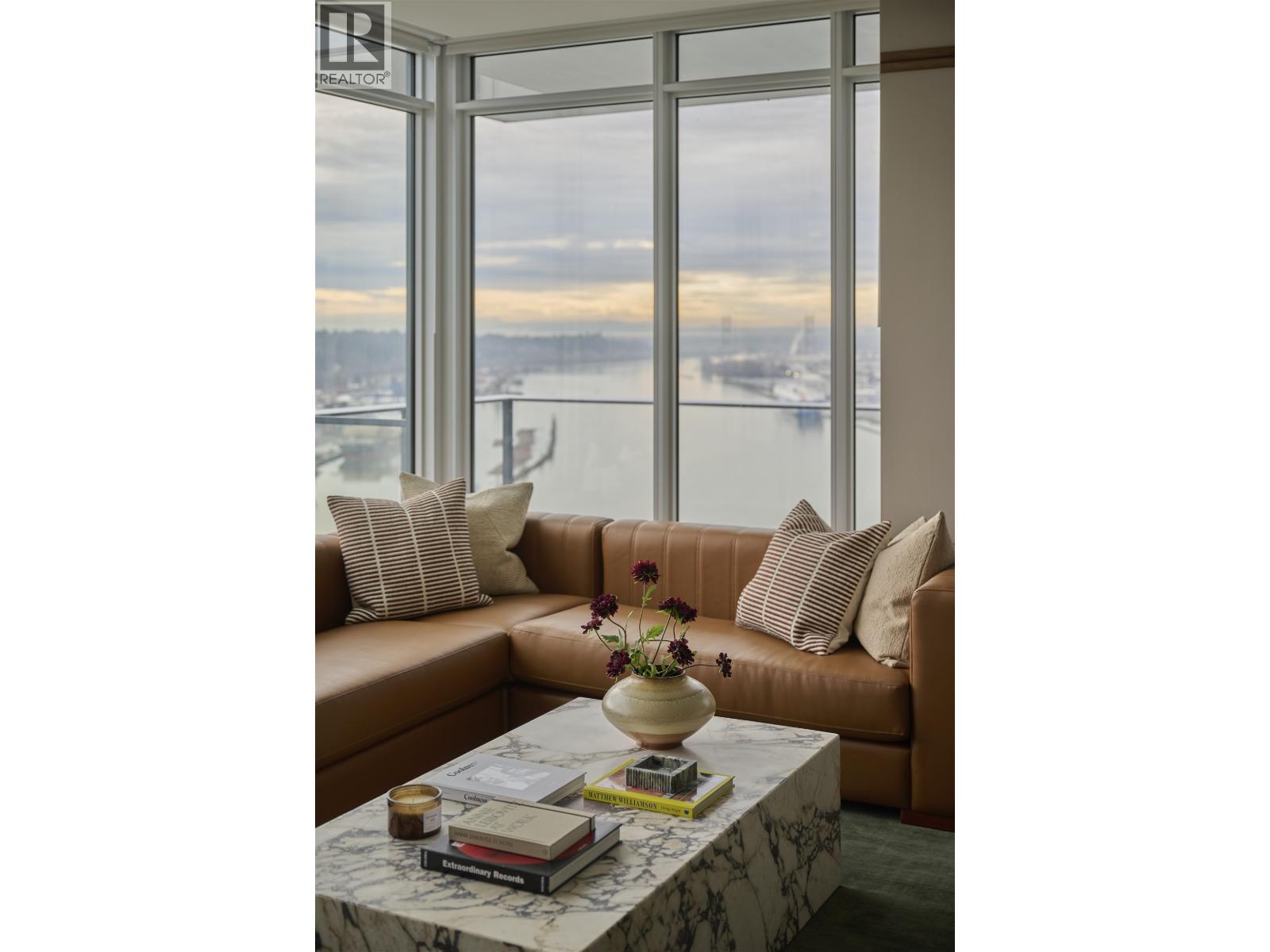 1707 660 Quayside Drive Property Photo 2
