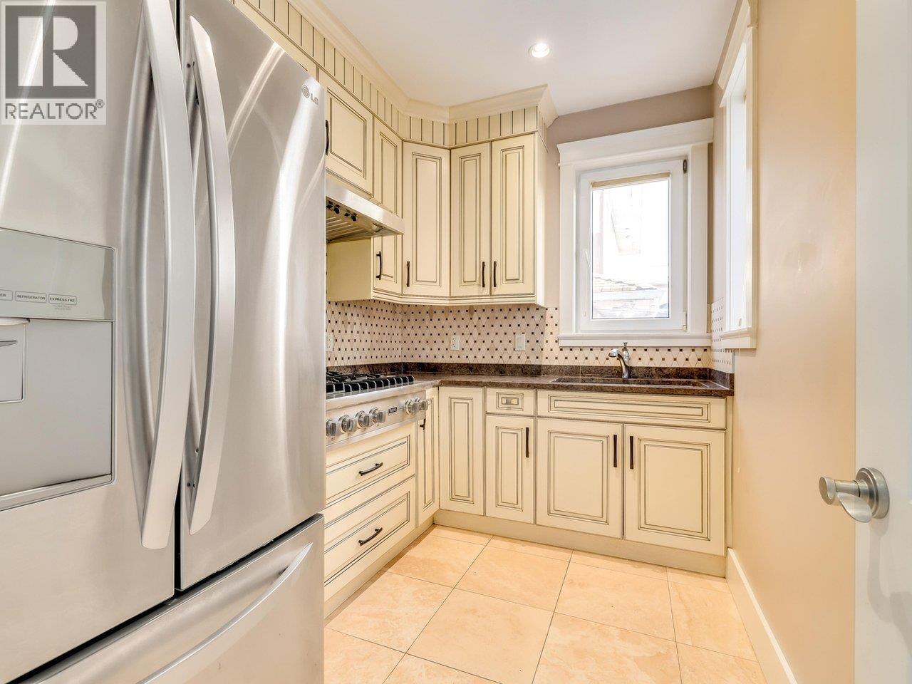 6296 Aubrey Street Property Photo 11