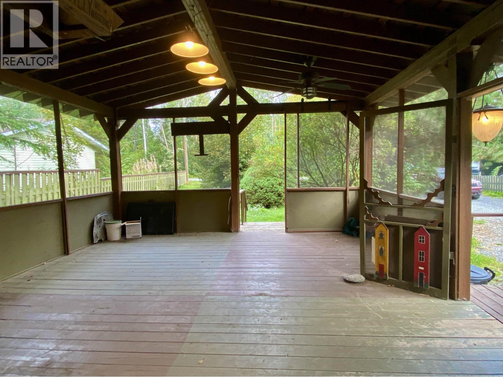 3927 Crescentview Avenue Property Photo 2