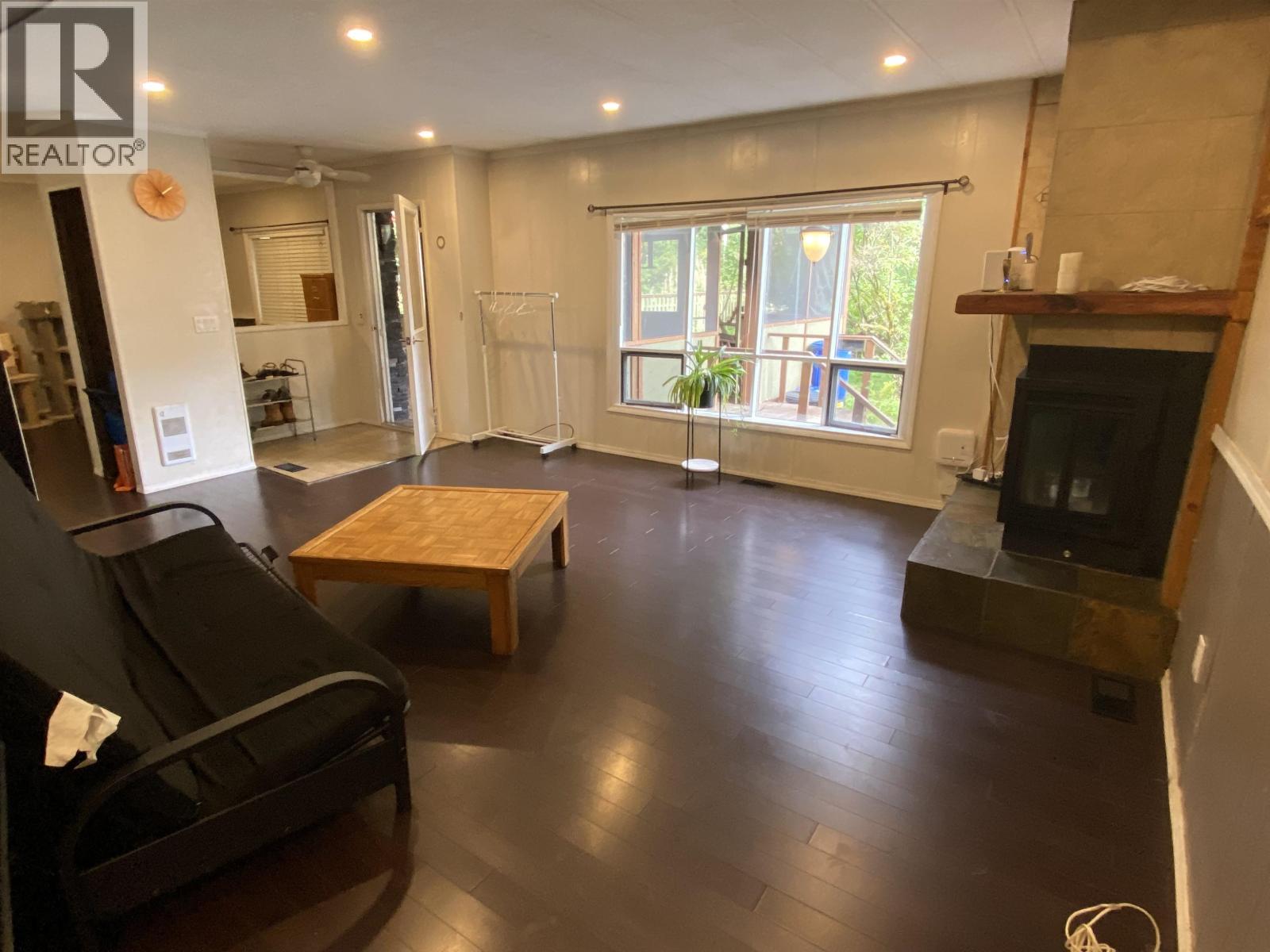 3927 Crescentview Avenue Property Photo 5
