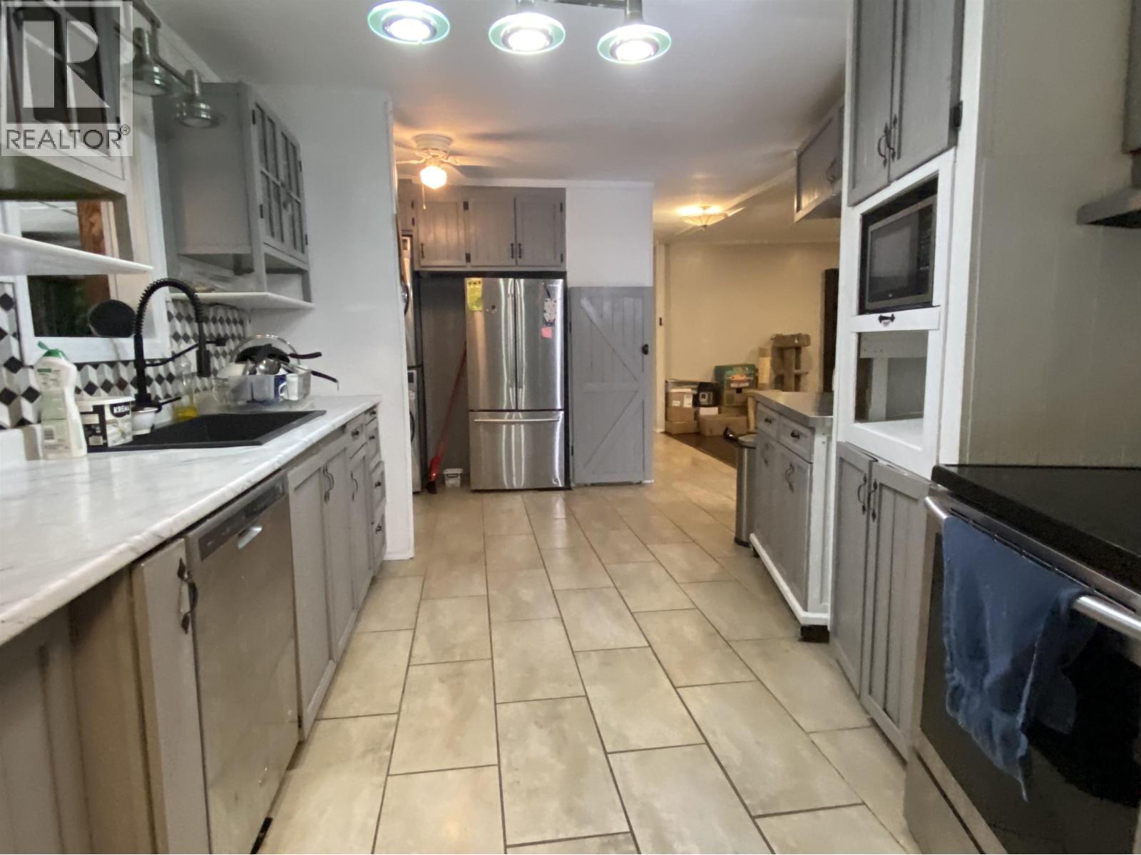 3927 Crescentview Avenue Property Photo 6