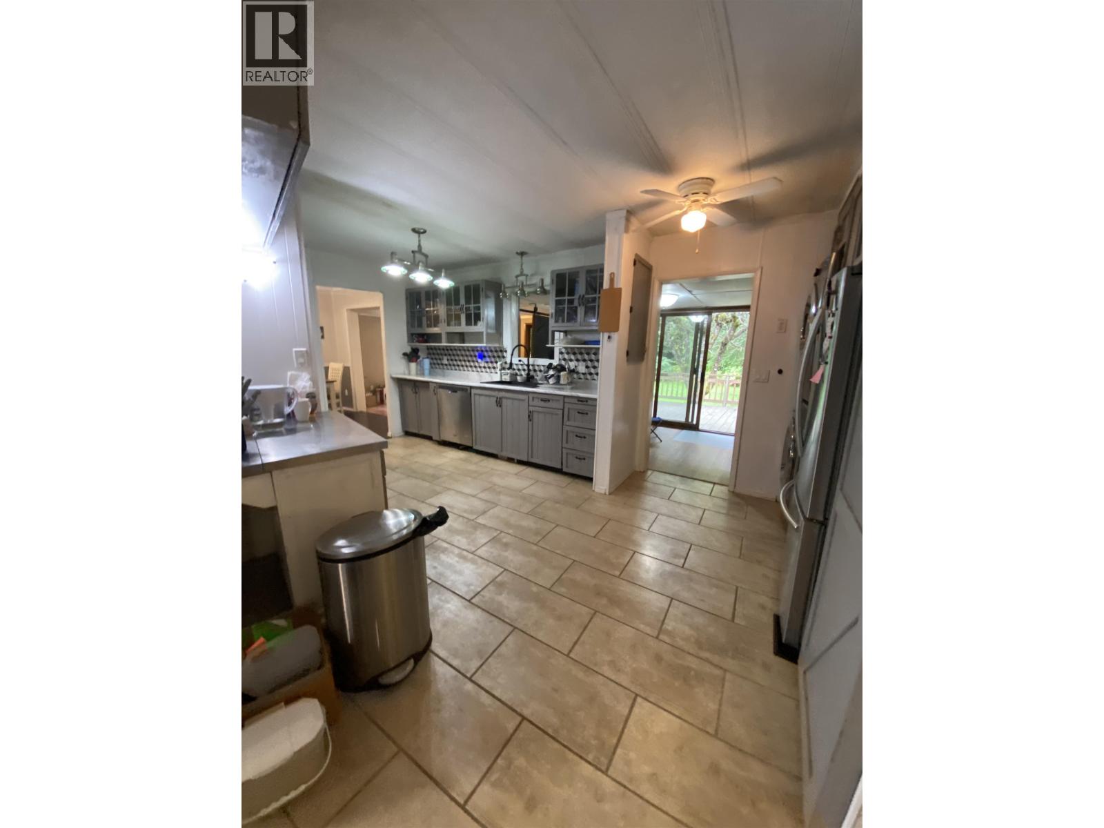 3927 Crescentview Avenue Property Photo 7