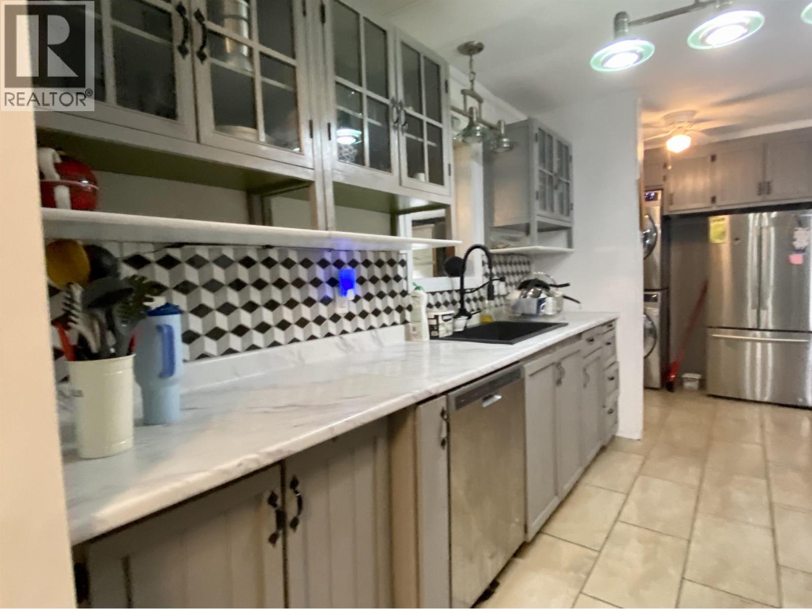 3927 Crescentview Avenue Property Photo 12