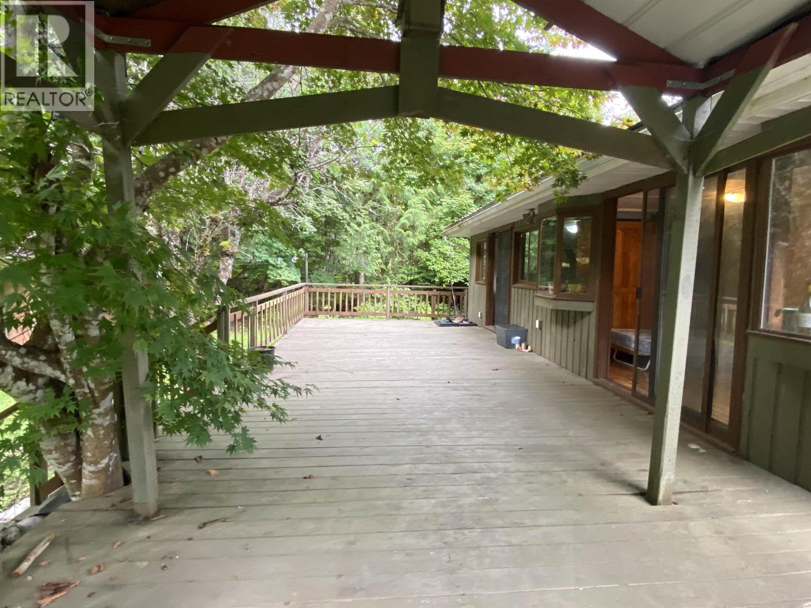 3927 Crescentview Avenue Property Photo 27