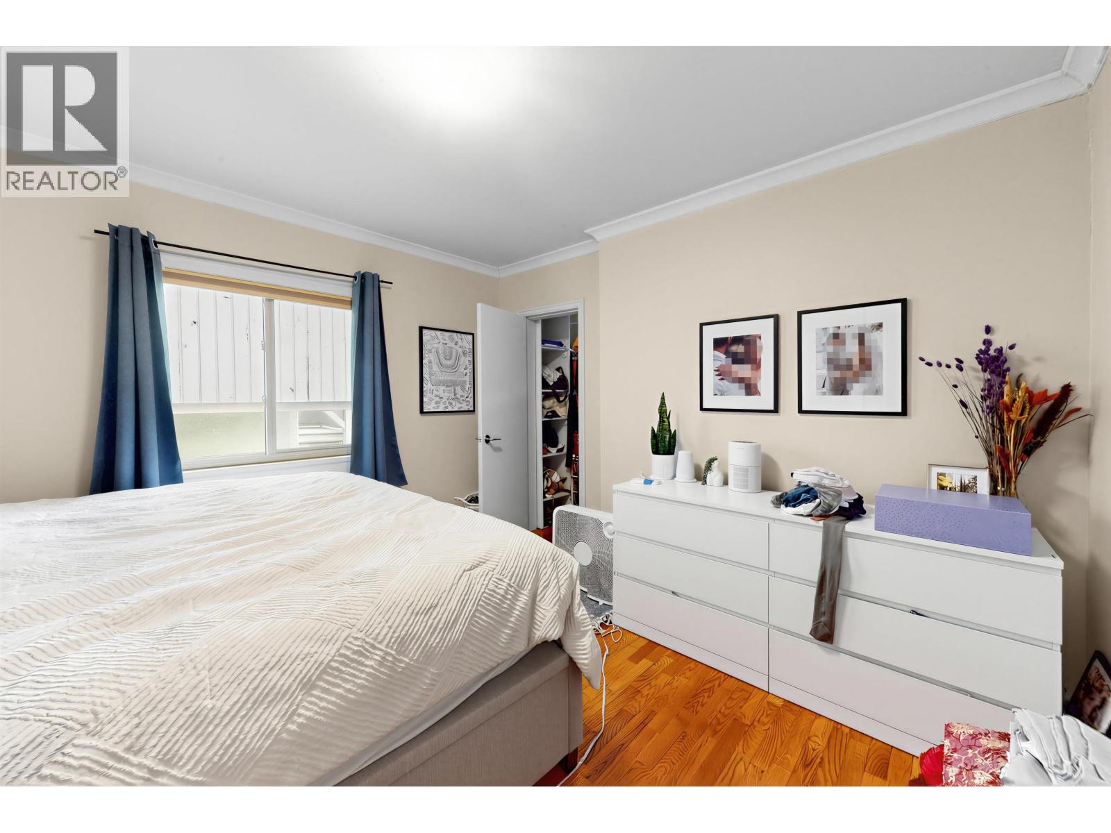 1095 E 29th Street Property Photo 12