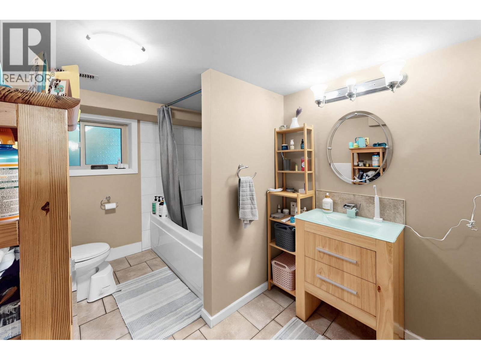 1095 E 29th Street Property Photo 18
