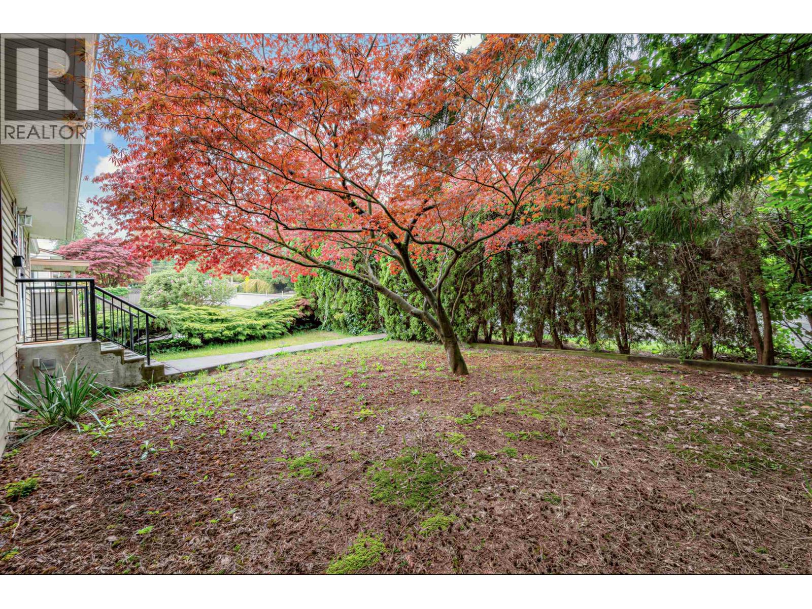 1095 E 29th Street Property Photo 23