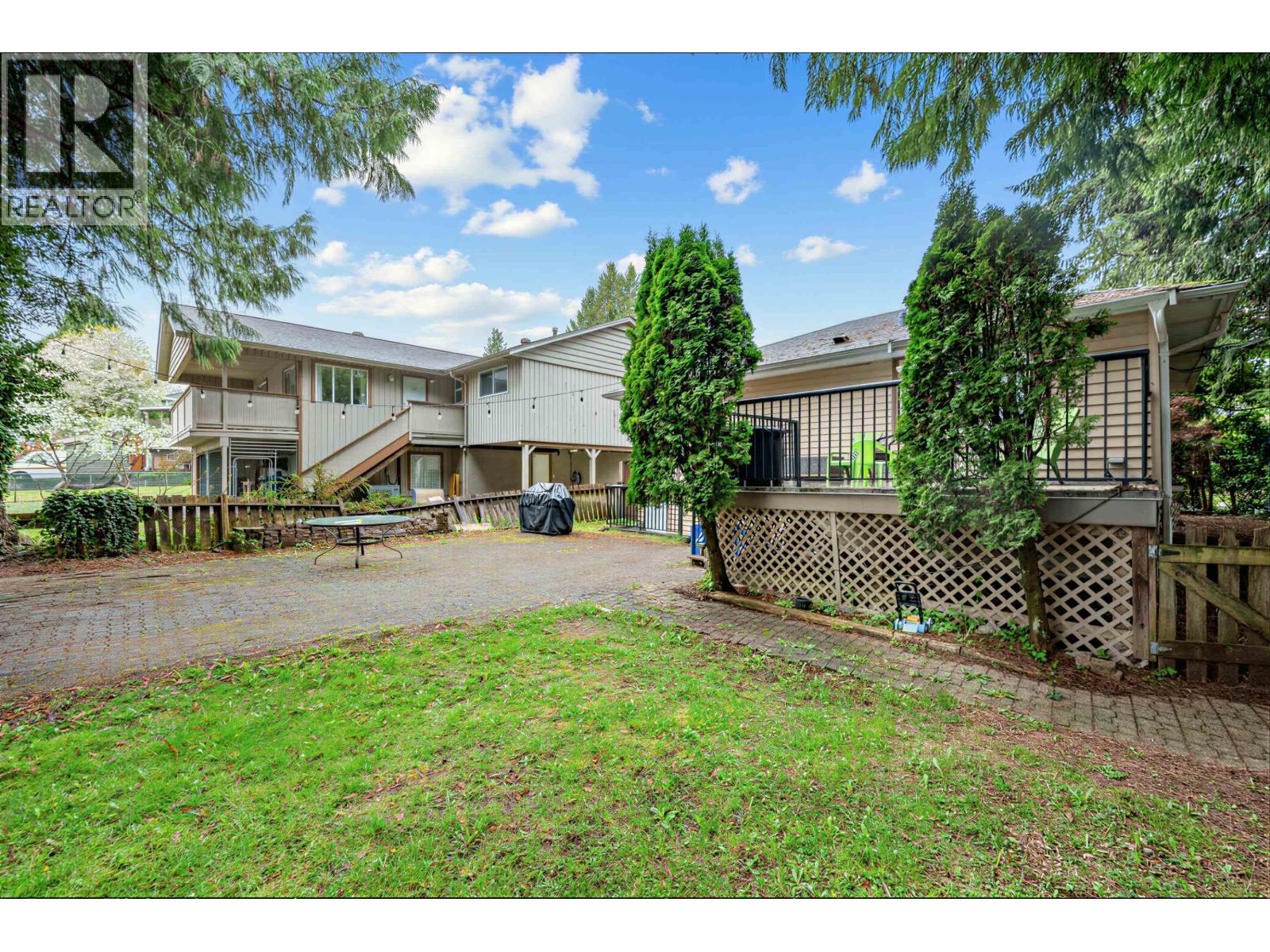 1095 E 29th Street Property Photo 29