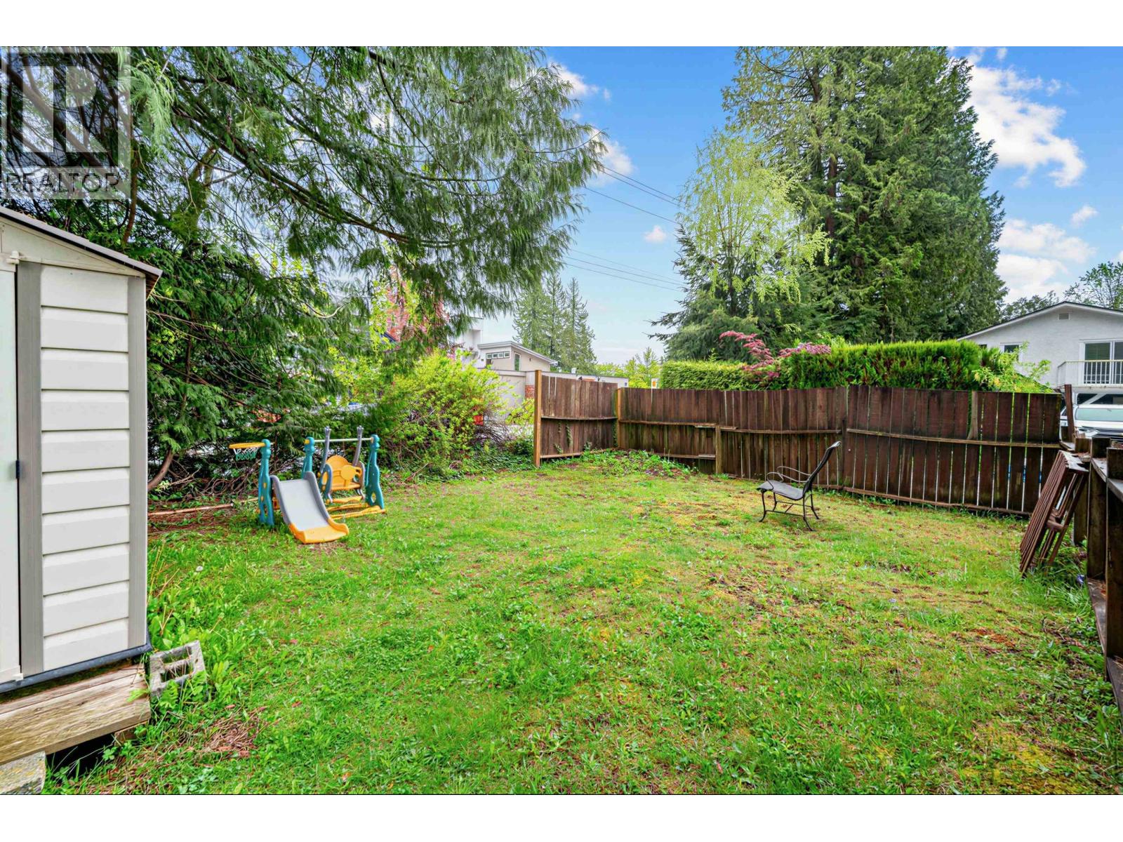 1095 E 29th Street Property Photo 32