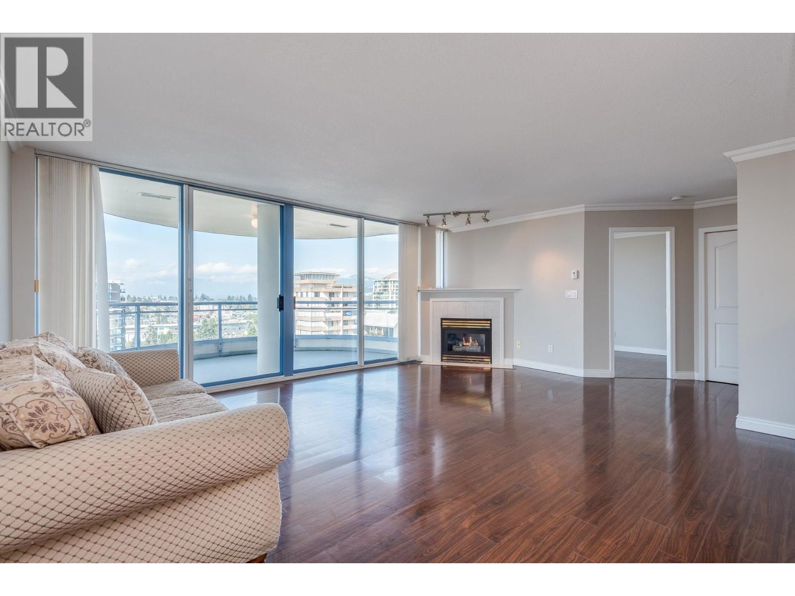 1701 739 Princess Street Property Photo 4
