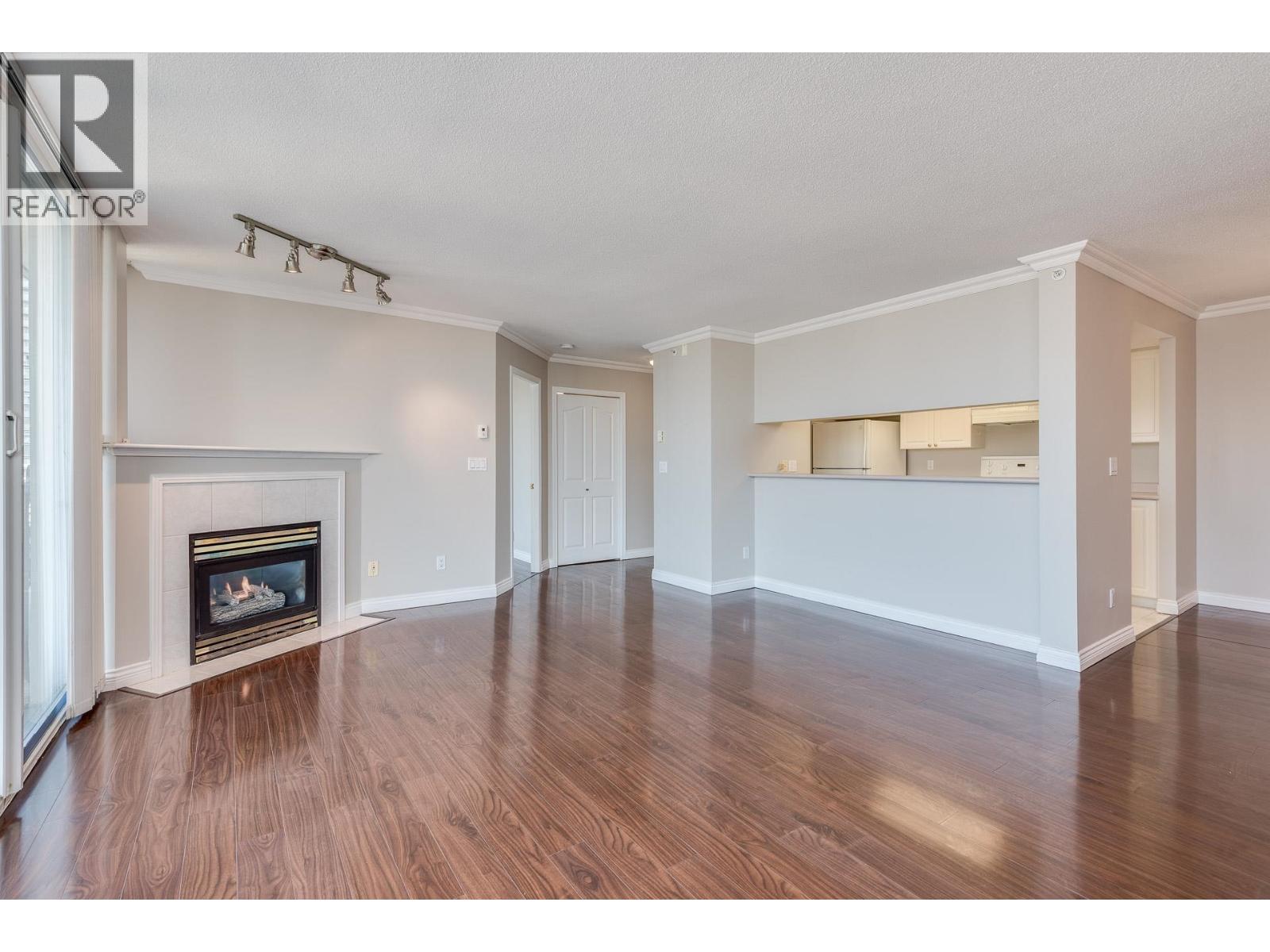 1701 739 Princess Street Property Photo 6