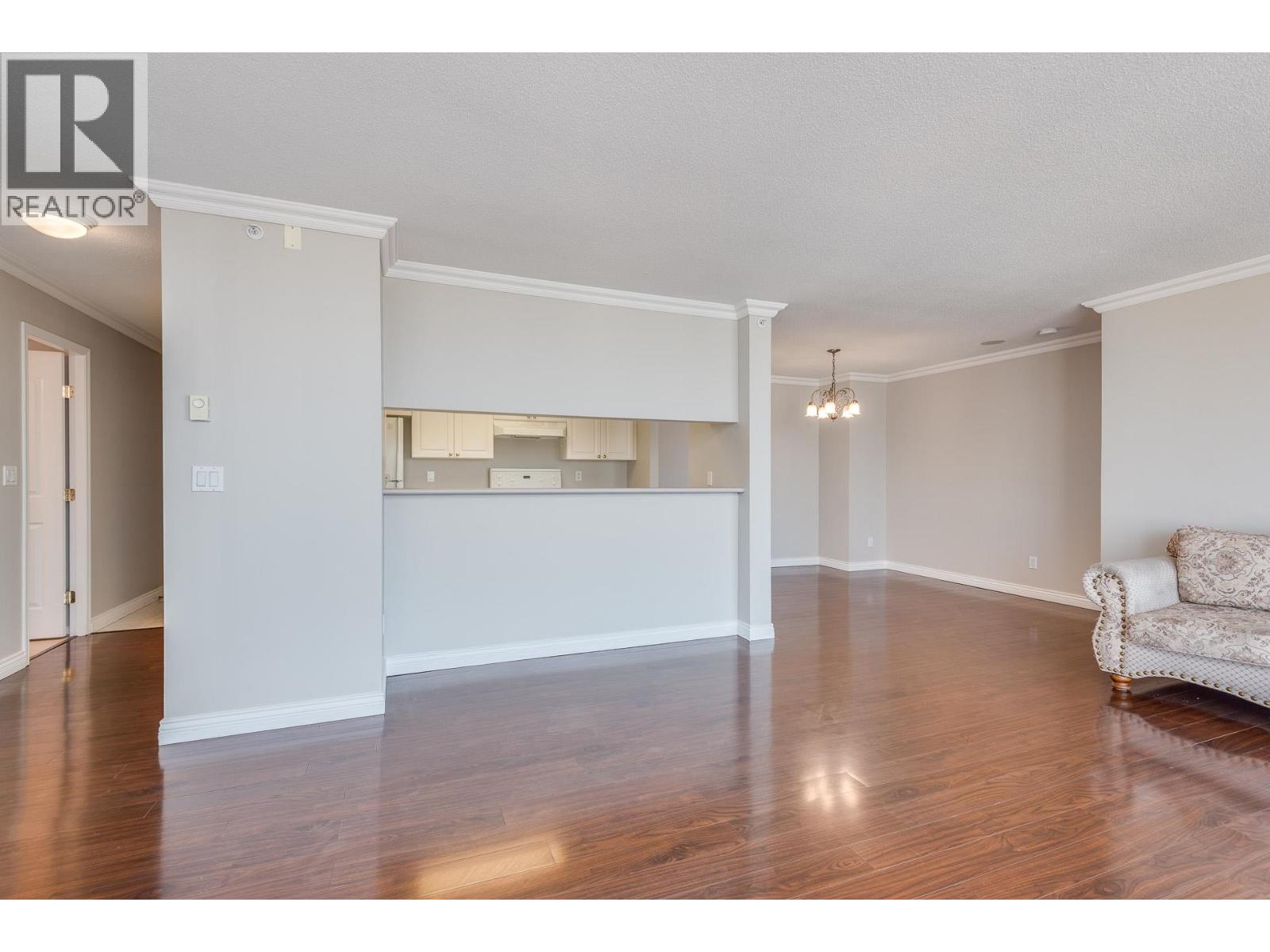 1701 739 Princess Street Property Photo 7