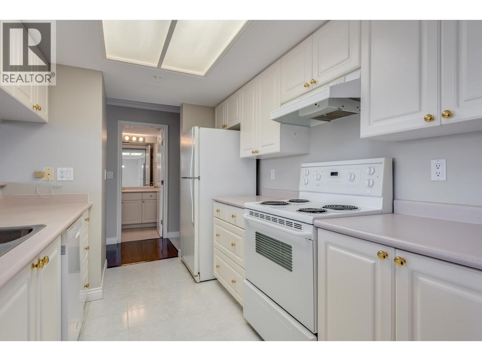 1701 739 Princess Street Property Photo 11