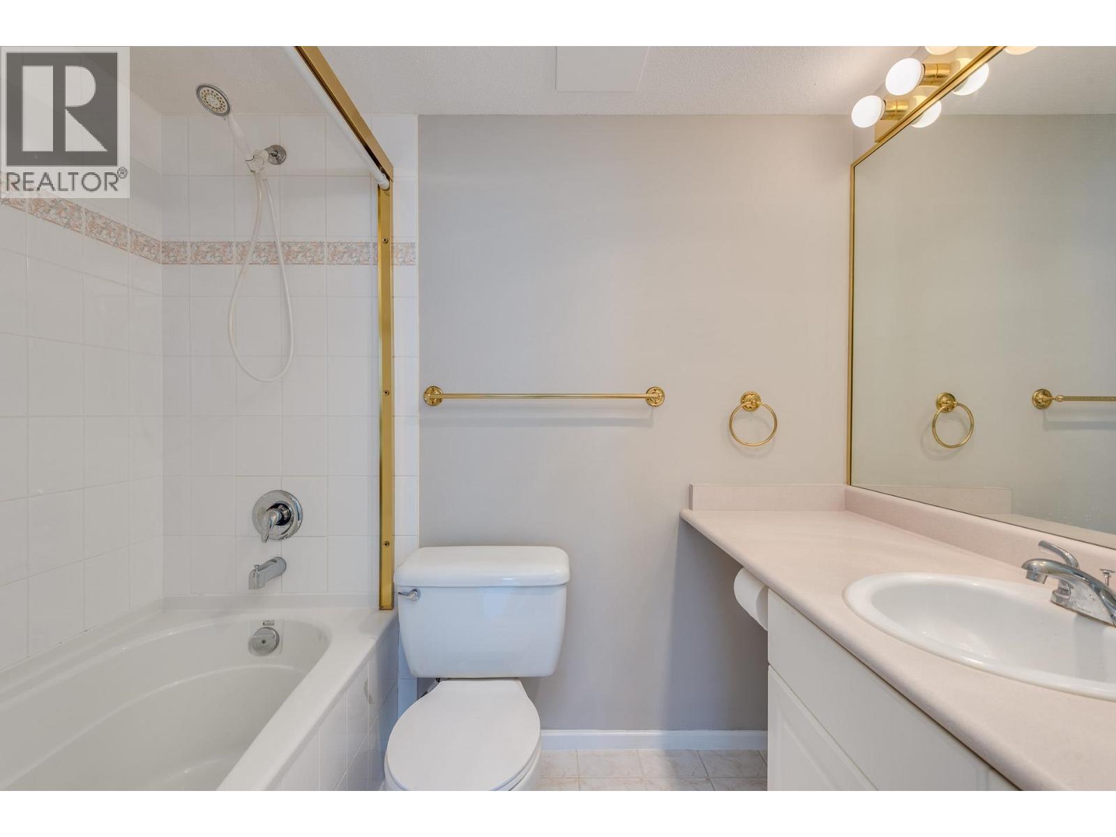 1701 739 Princess Street Property Photo 15