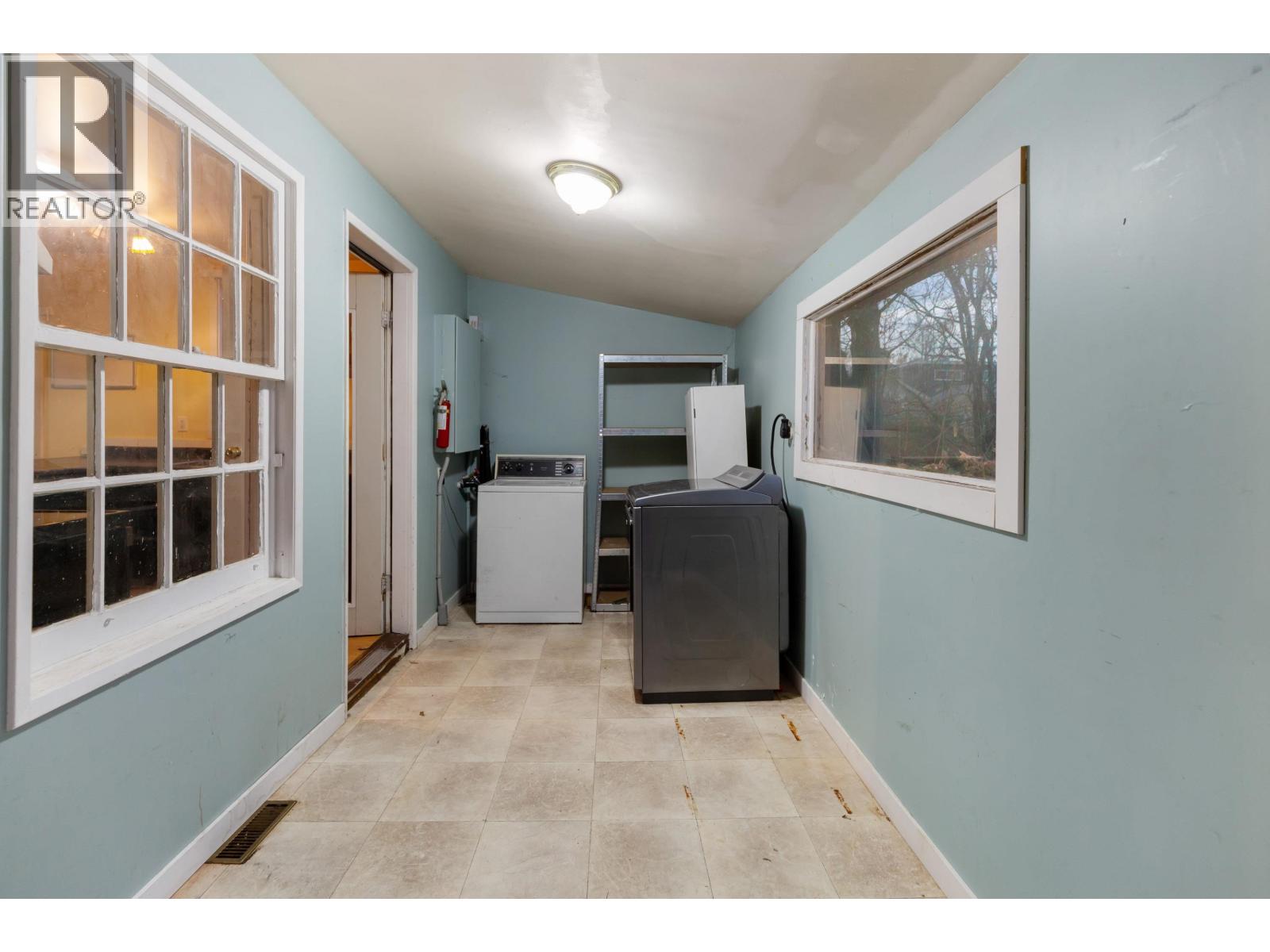 242 Douglas Street Property Photo 7
